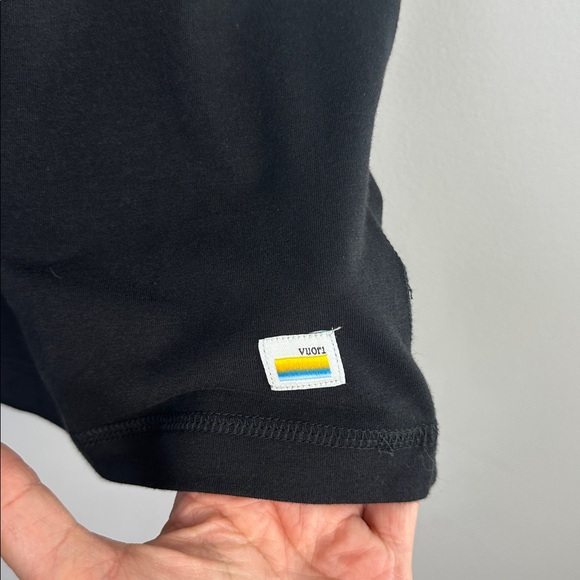 NEW Men’s Vuori Ever Performance Henley Black Large Active T-Shirt Buttery Soft - Picture 6 of 16